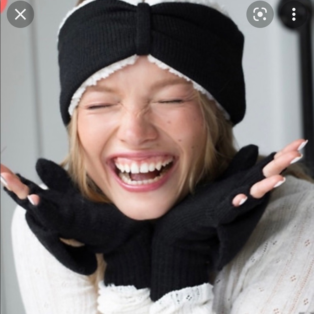Bearpaw Black Sherpa Headband and Glove Set